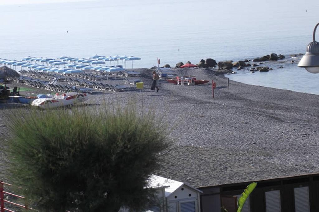 Hotel Piccolo Paradiso Bordighera Exteriör bild