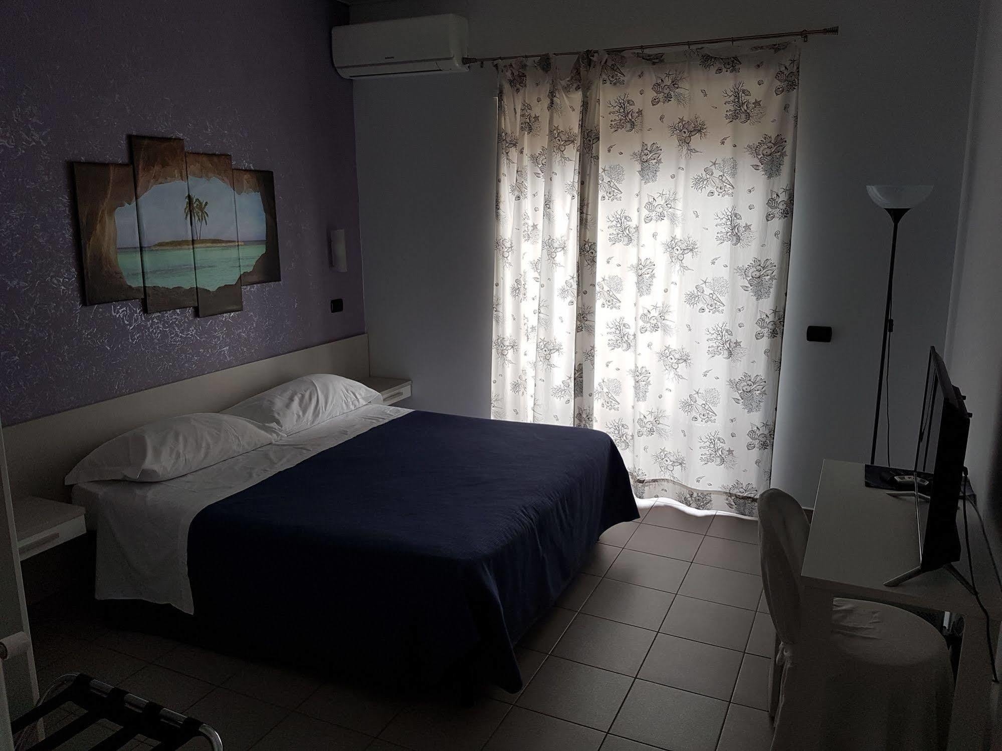 Hotel Piccolo Paradiso Bordighera Exteriör bild