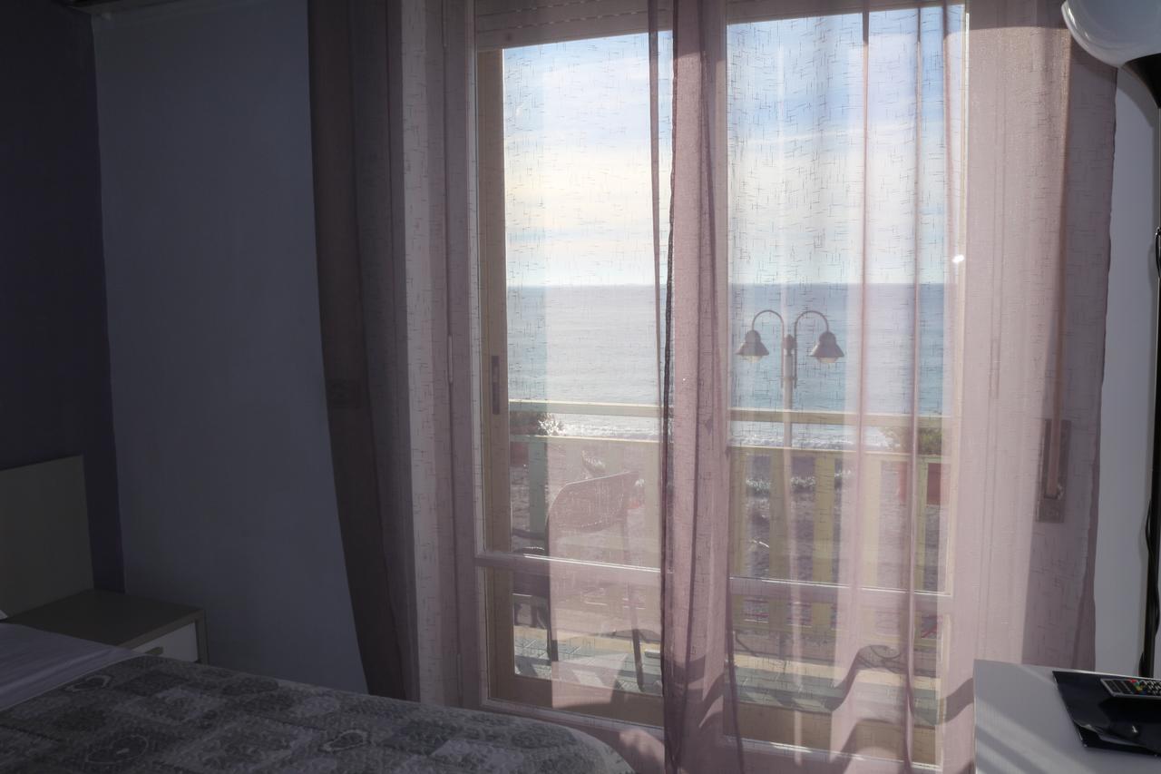 Hotel Piccolo Paradiso Bordighera Exteriör bild